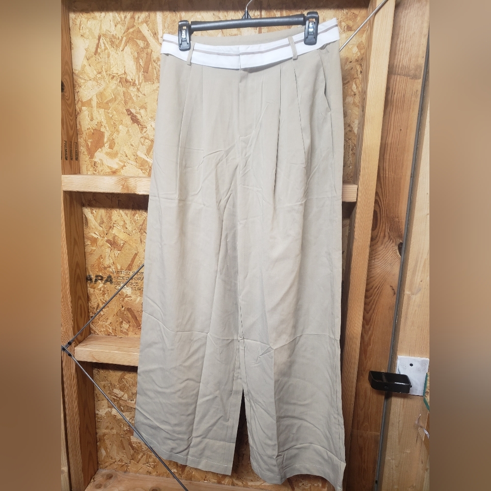 No Vacancy‎ NWOT Womans Tan Trousers Size Small